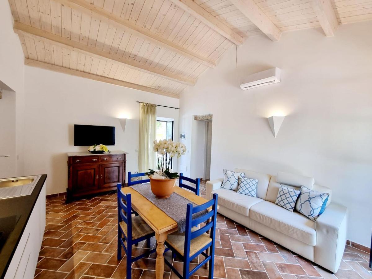Stazzo San Teodoro La Quercia Piscina Condivisa Apartment Екстериор снимка