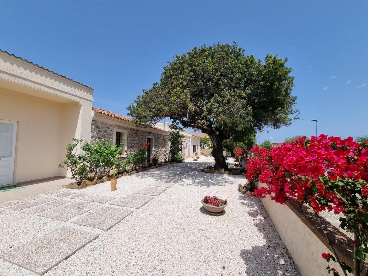Stazzo San Teodoro La Quercia Piscina Condivisa Apartment Екстериор снимка
